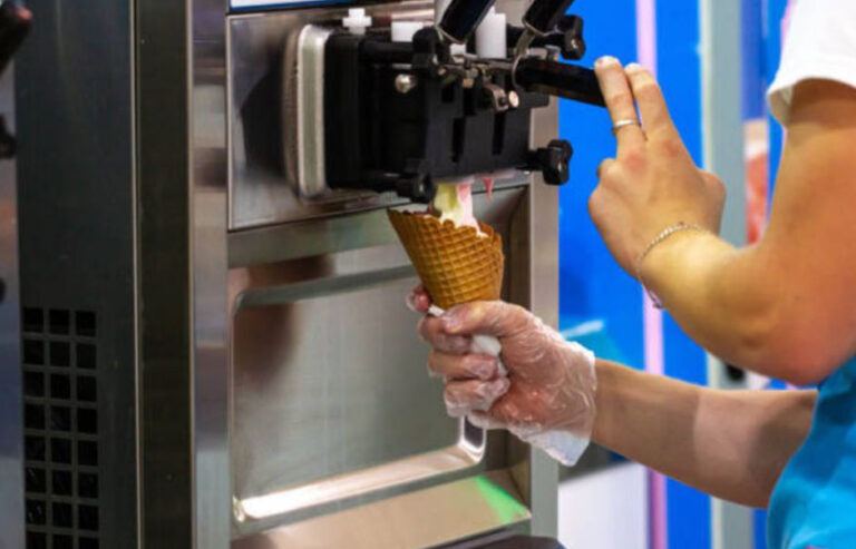 How Soft Serve Machine Works to Create Creamy Treats?​