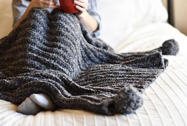 What Are the Benefits of Using a Throw Blanket on Your Bed?